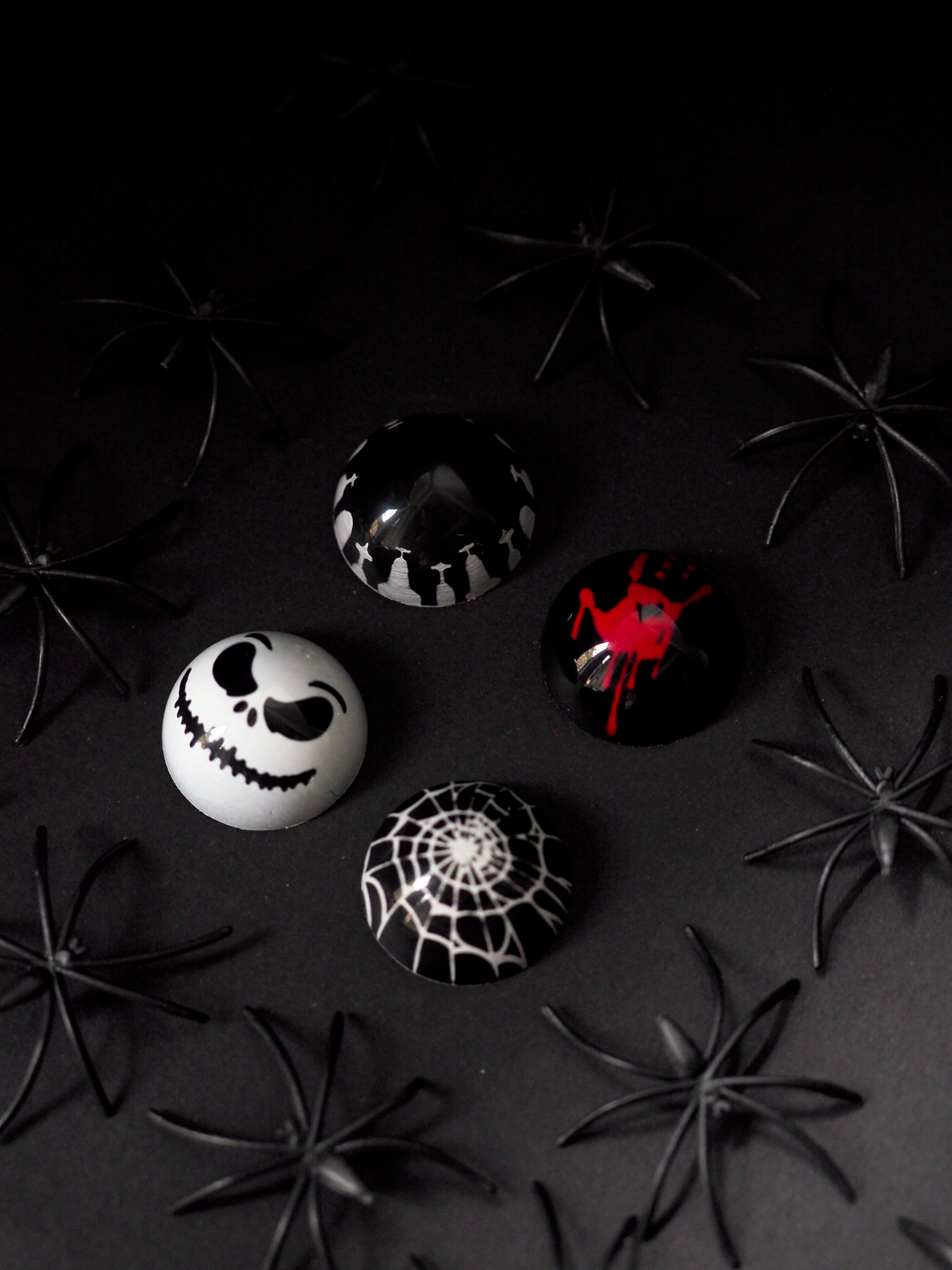 HAUNTED - Siliconas para stamp de bombones x Andrey Dubovik