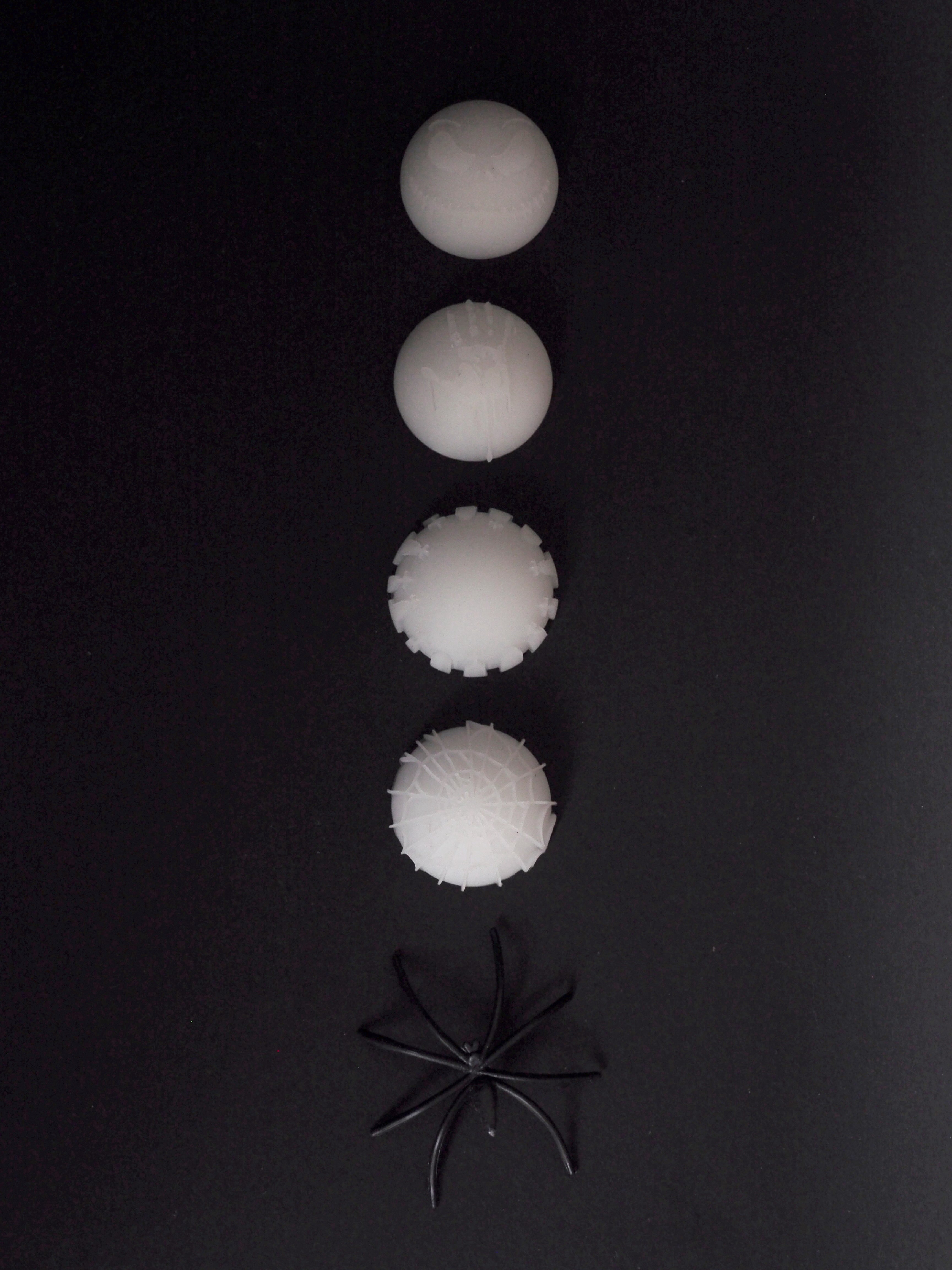 HAUNTED - Siliconas para stamp de bombones x Andrey Dubovik