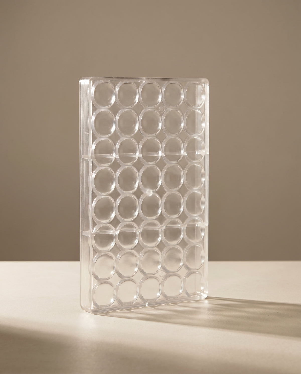 Molde de semi esferas transparente de 40 cavidades para la elaboración profesional de bombones 