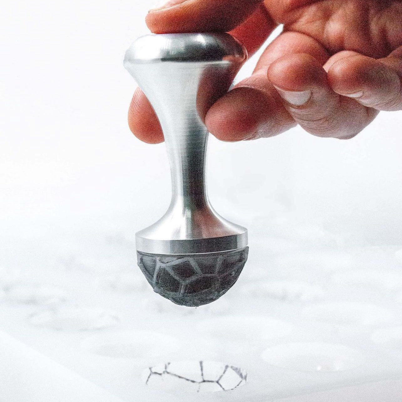 LIMITED EDITION: Tampón Pintado de bombones WCM x Lluc Crusellas